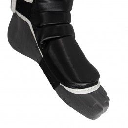 Espinillera con empeine adidas ADIGSS012